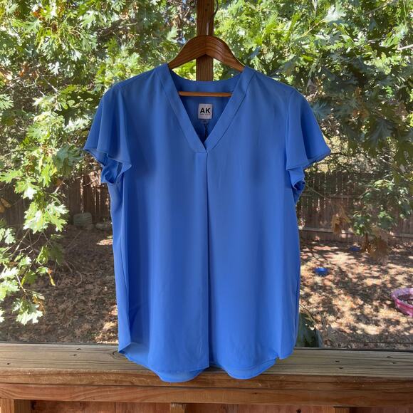 Anne Klein Women's Light Blue Flowy Short Sleeve Blouse Size PL. NEW - Picture 1 of 7